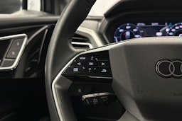 harmaa Audi Q4 e-tron 2024 kuva 18.