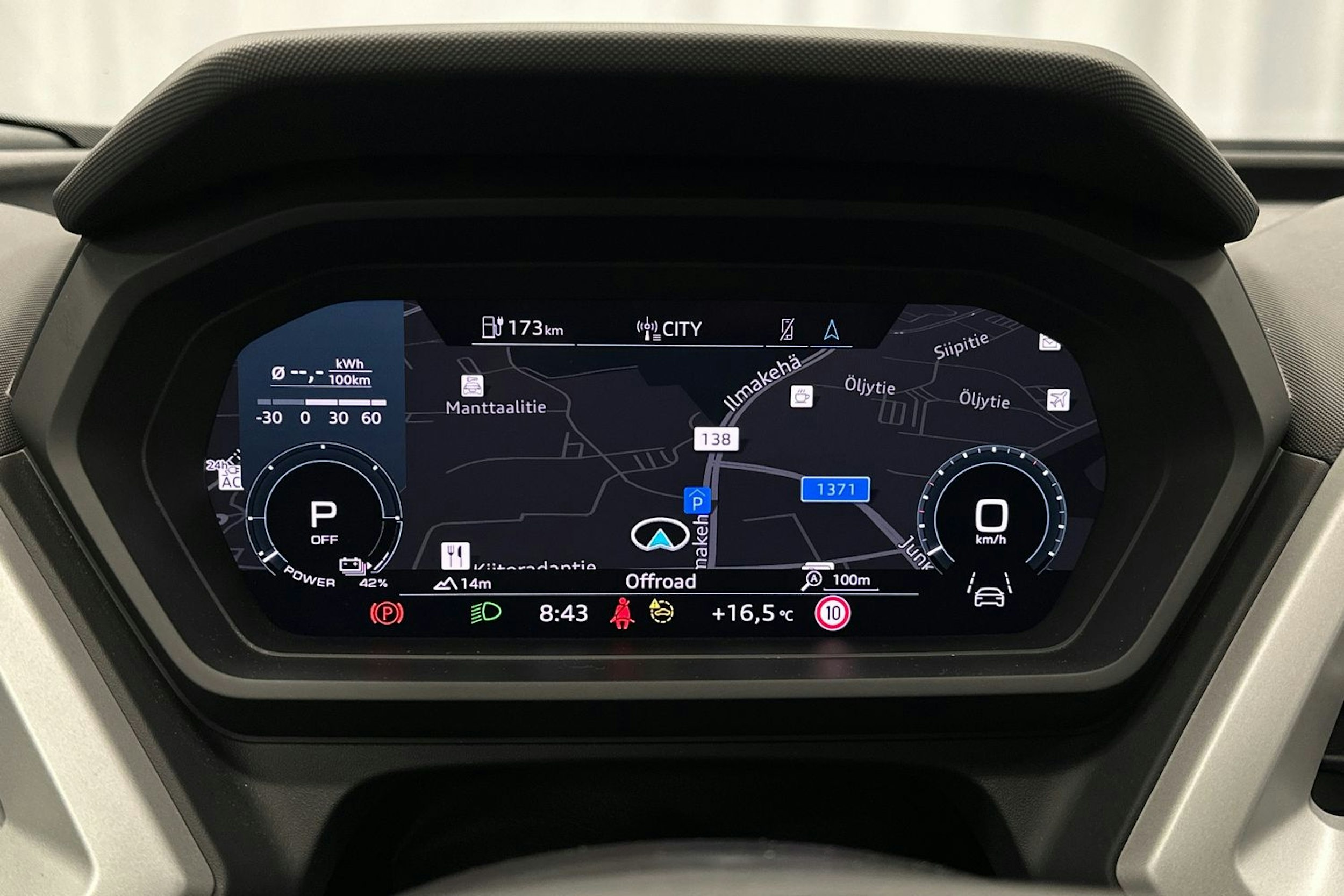 harmaa Audi Q4 e-tron 2024 kuva 22.