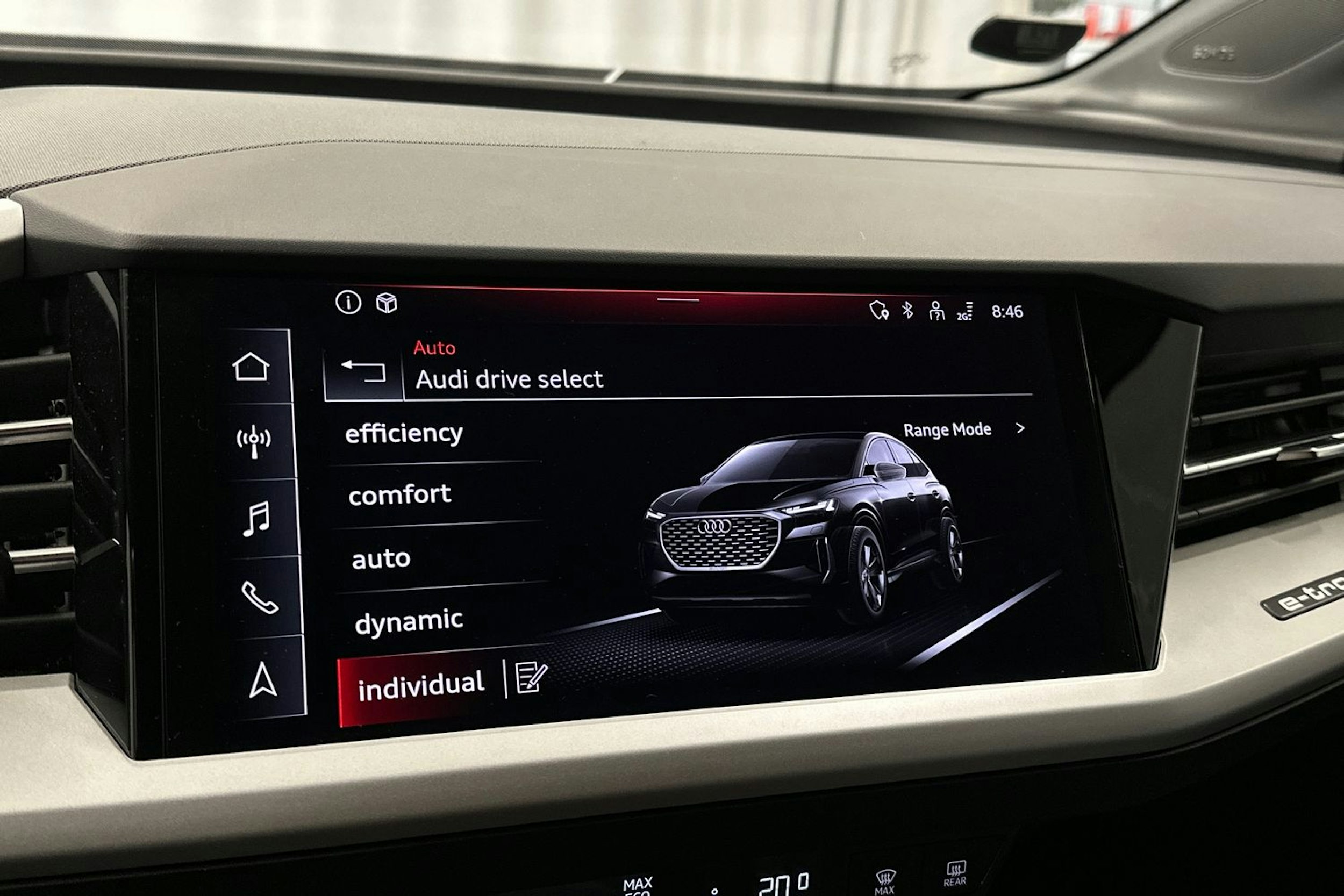 harmaa Audi Q4 e-tron 2024 kuva 33.