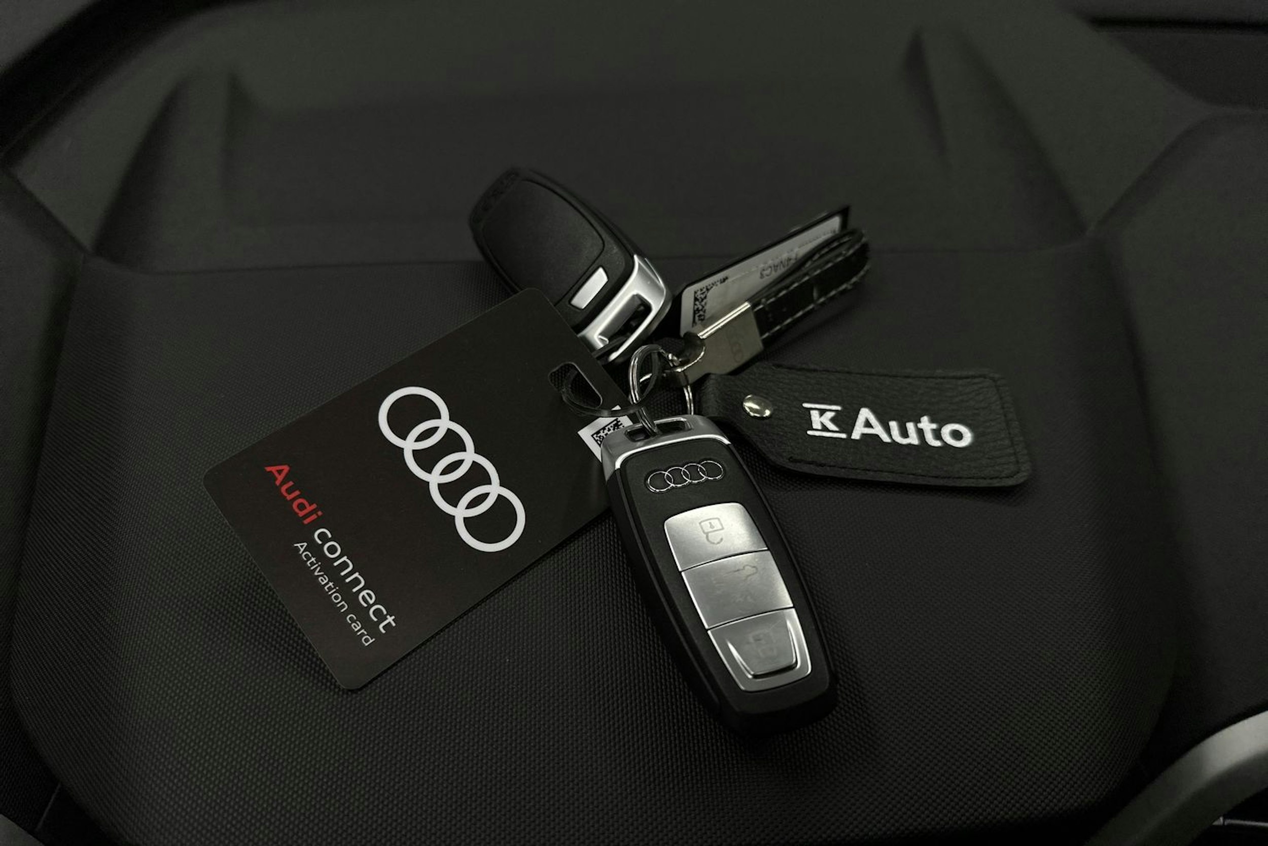 harmaa Audi Q4 e-tron 2024 kuva 35.