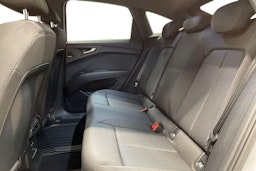 Harmaa Audi Q4 e-tron 2024 kuva 10.