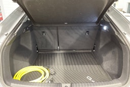 Harmaa Audi Q4 e-tron 2024 kuva 13.