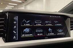 Harmaa Audi Q4 e-tron 2024 kuva 14.