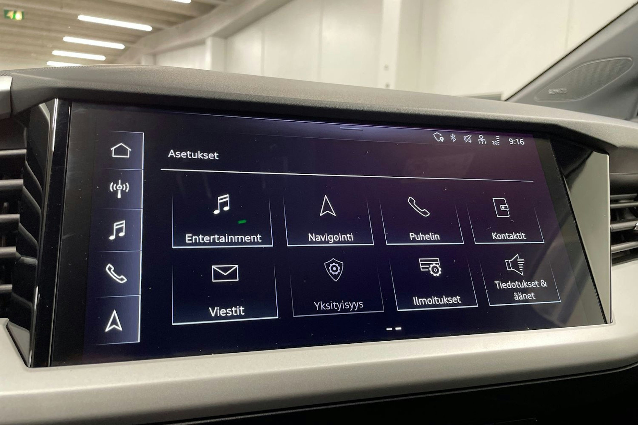 Harmaa Audi Q4 e-tron 2024 kuva 17.