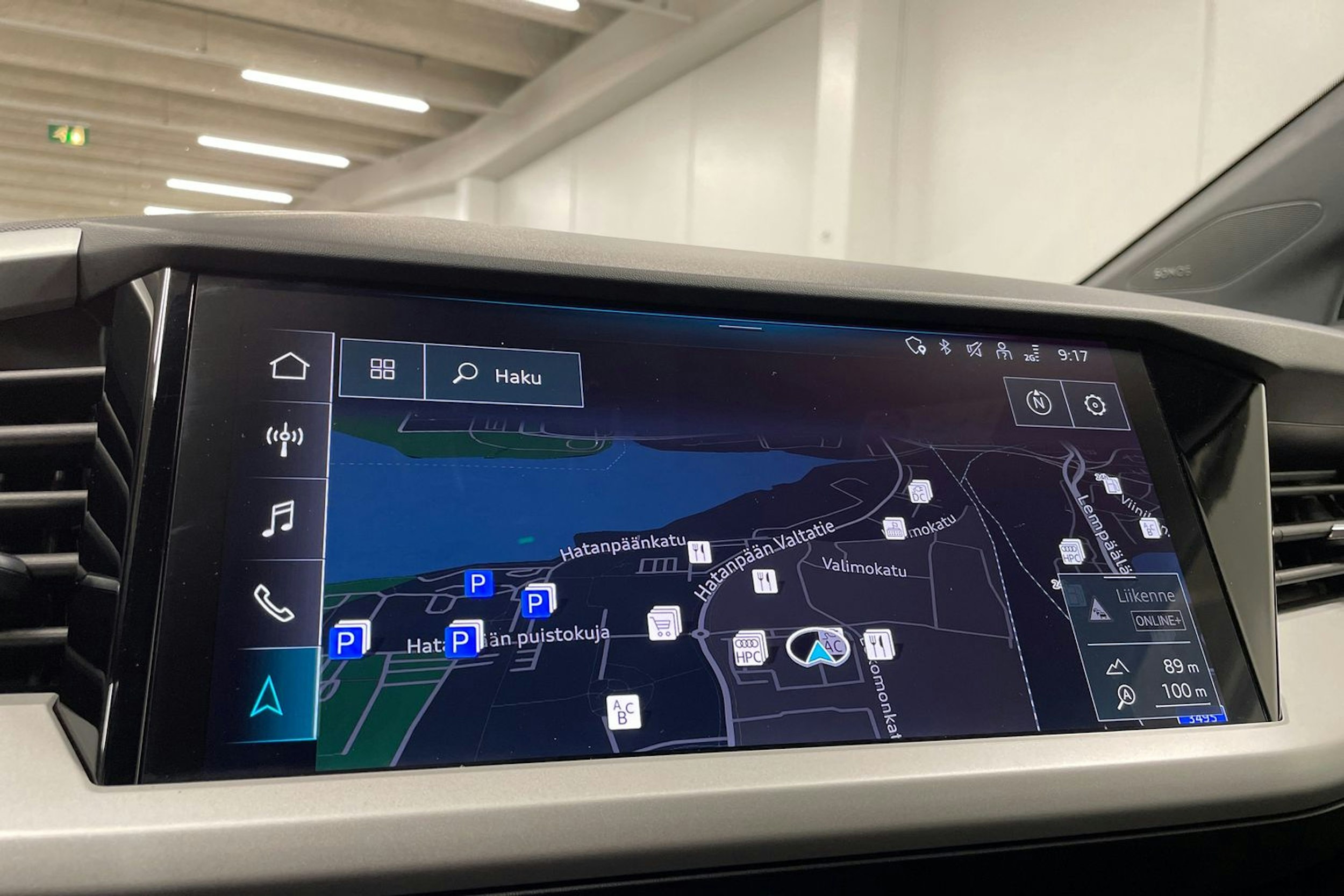 Harmaa Audi Q4 e-tron 2024 kuva 19.