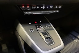 Harmaa Audi Q4 e-tron 2024 kuva 21.