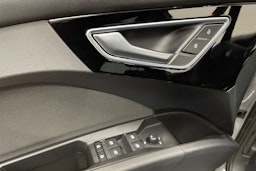 Harmaa Audi Q4 e-tron 2024 kuva 26.