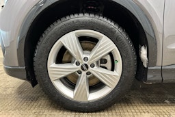 Harmaa Audi Q4 e-tron 2024 kuva 9.