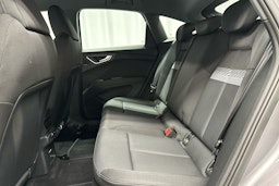 Harmaa Audi Q4 e-tron 2024 kuva 12.