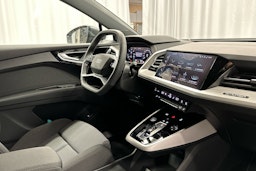 Harmaa Audi Q4 e-tron 2024 kuva 14.