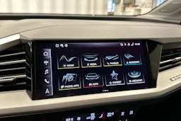 Harmaa Audi Q4 e-tron 2024 kuva 18.