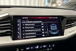 Harmaa Audi Q4 e-tron 2024 kuva 23.