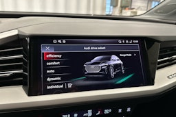 Harmaa Audi Q4 e-tron 2024 kuva 24.
