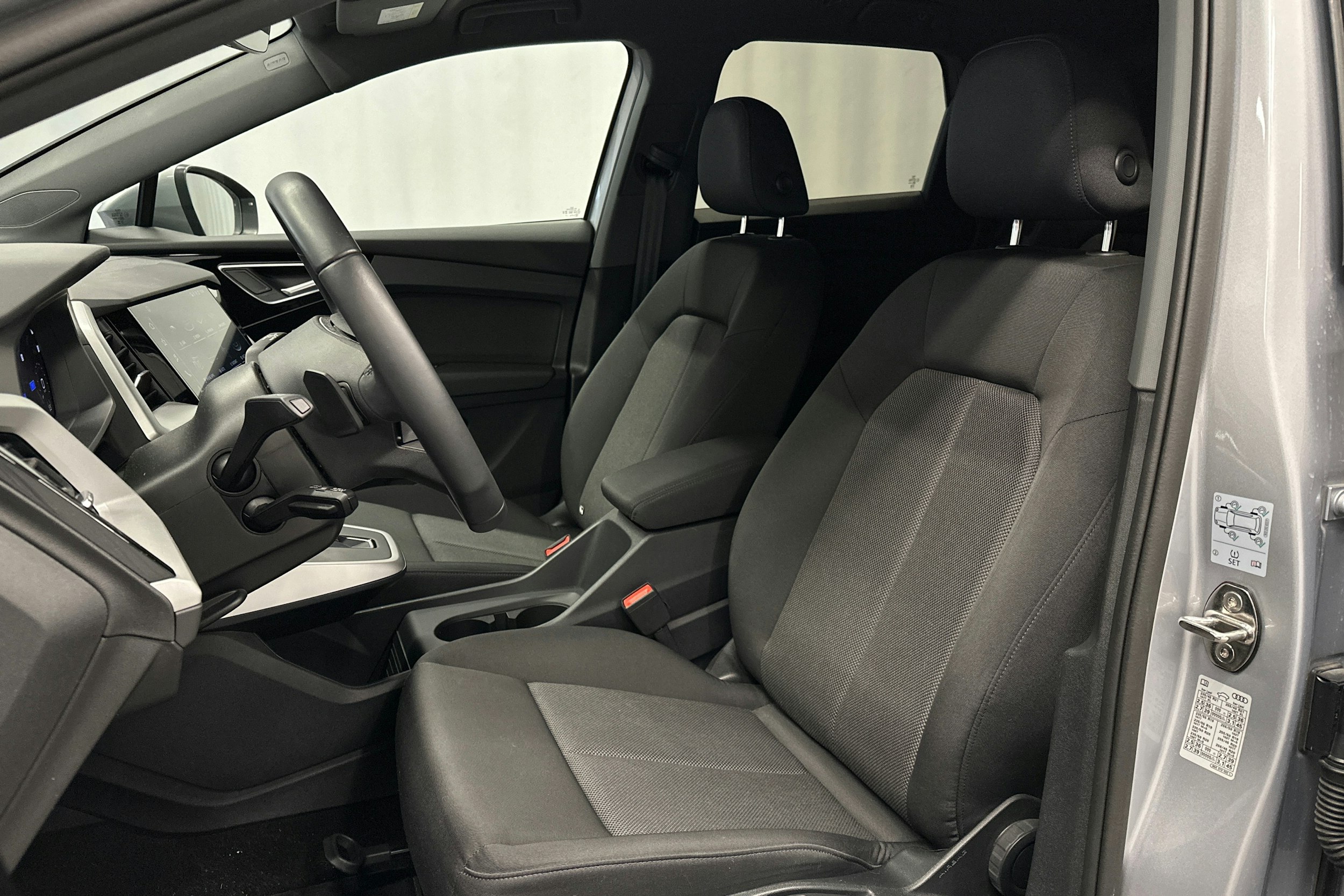 hopea Audi Q4 e-tron 2024 kuva 17.