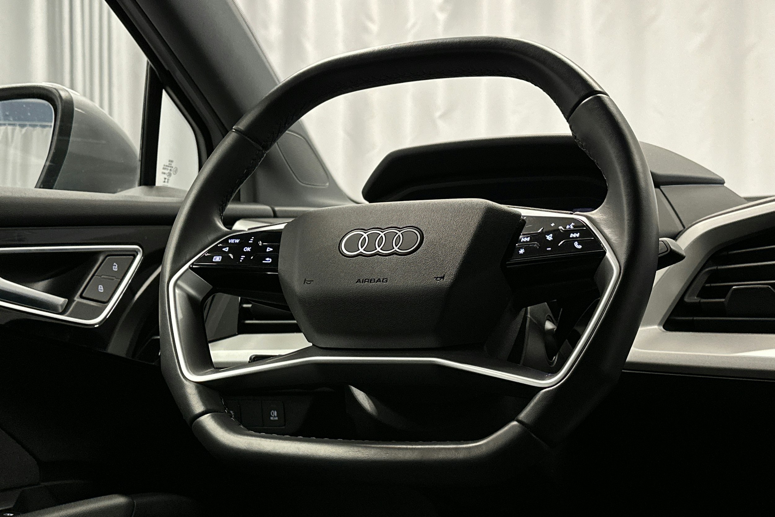 hopea Audi Q4 e-tron 2024 kuva 18.