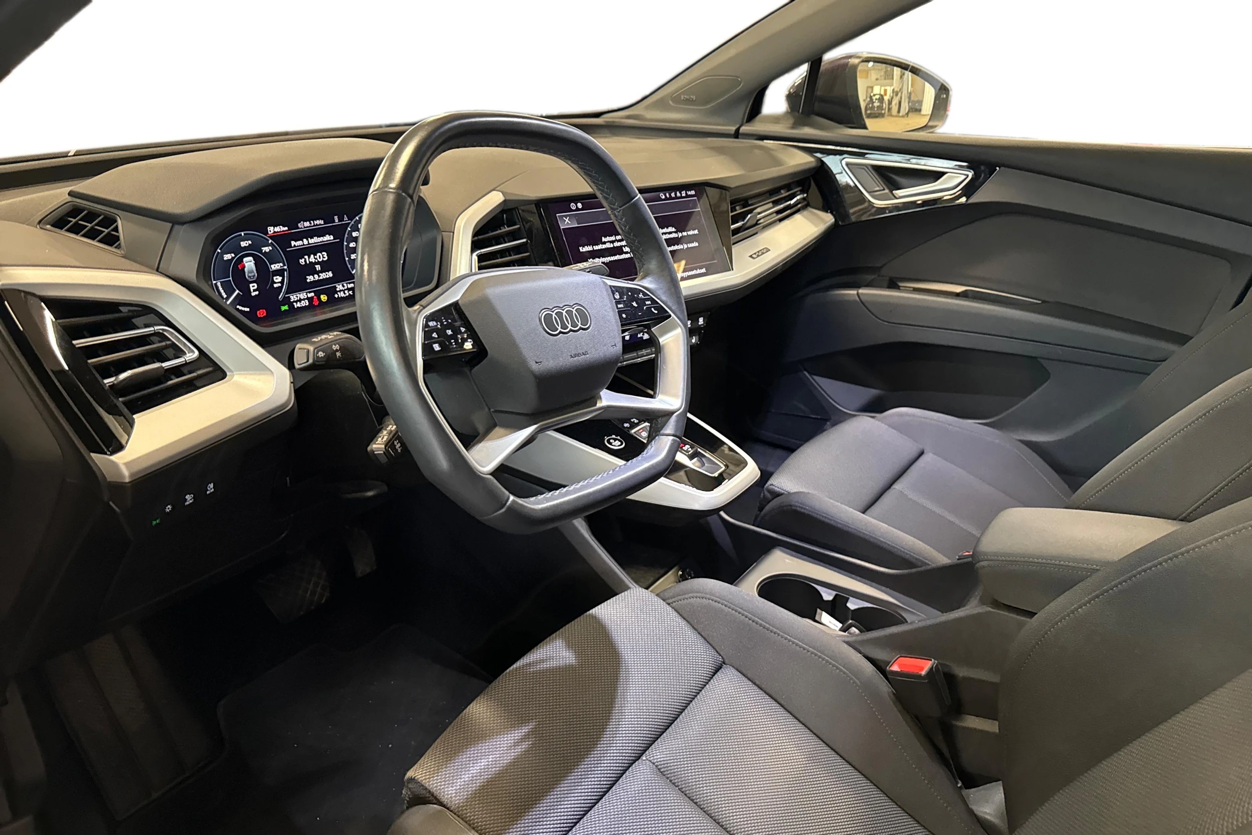 violetti Audi Q4 e-tron 2024 kuva 3.