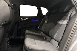 harmaa Audi Q4 e-tron 2024 kuva 8.