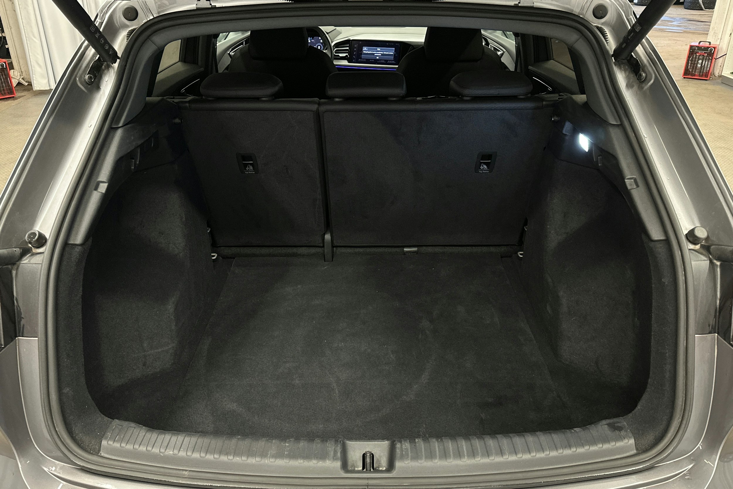 harmaa Audi Q4 e-tron 2024 kuva 11.