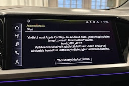 harmaa Audi Q4 e-tron 2024 kuva 21.