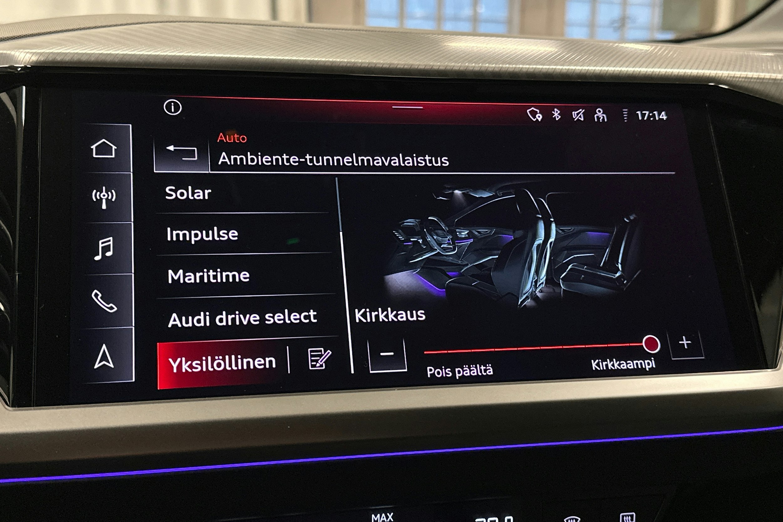 harmaa Audi Q4 e-tron 2024 kuva 23.