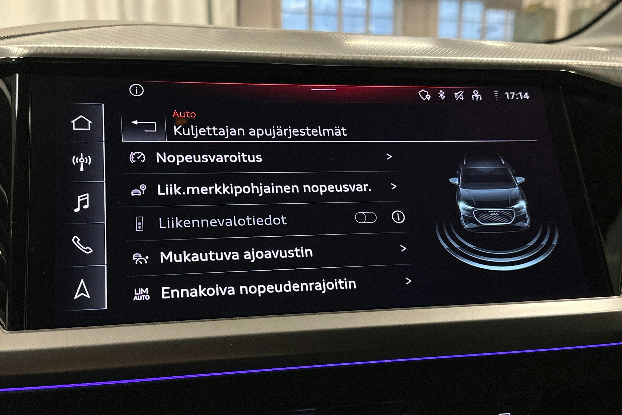 harmaa Audi Q4 e-tron 2024 kuva 24.