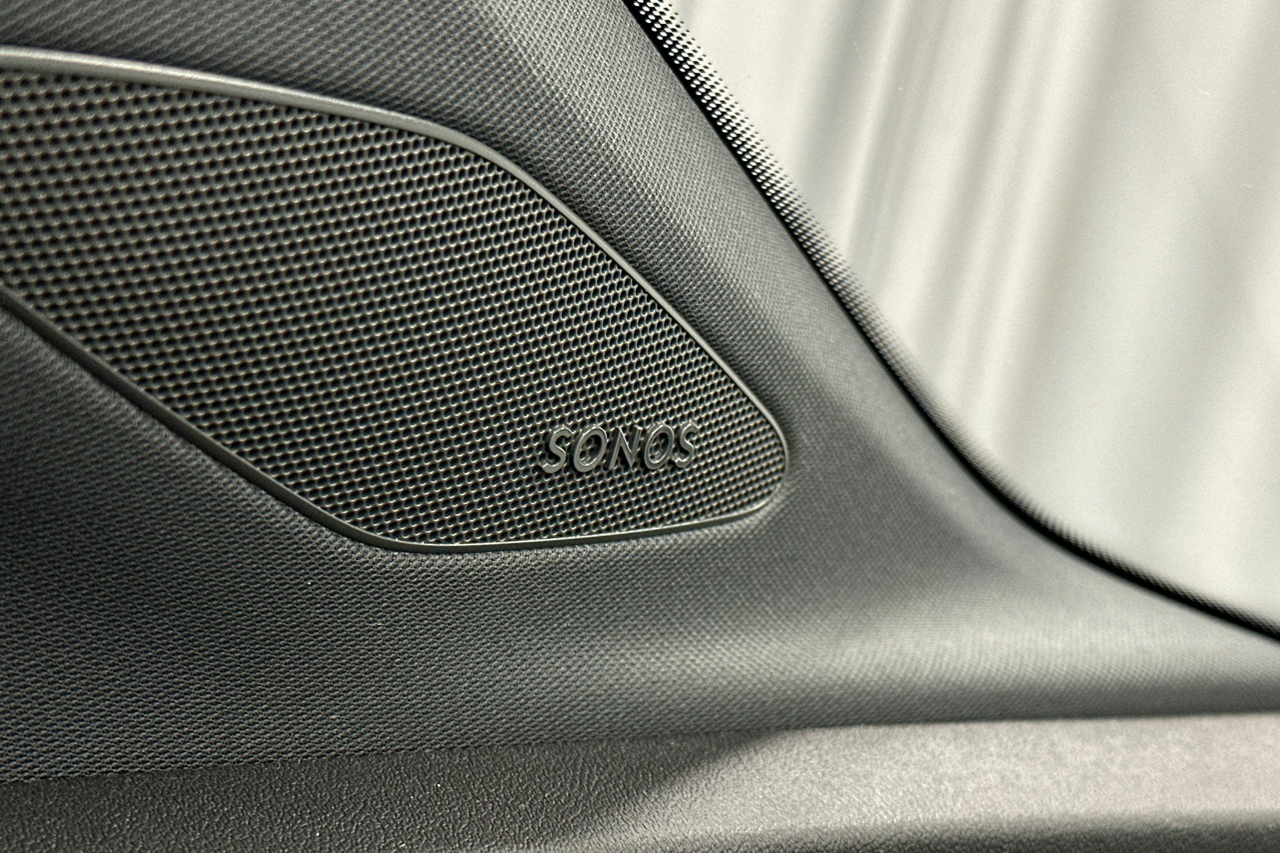 harmaa Audi Q4 e-tron 2024 kuva 30.