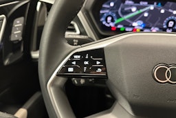 musta Audi Q4 e-tron 2024 kuva 11.