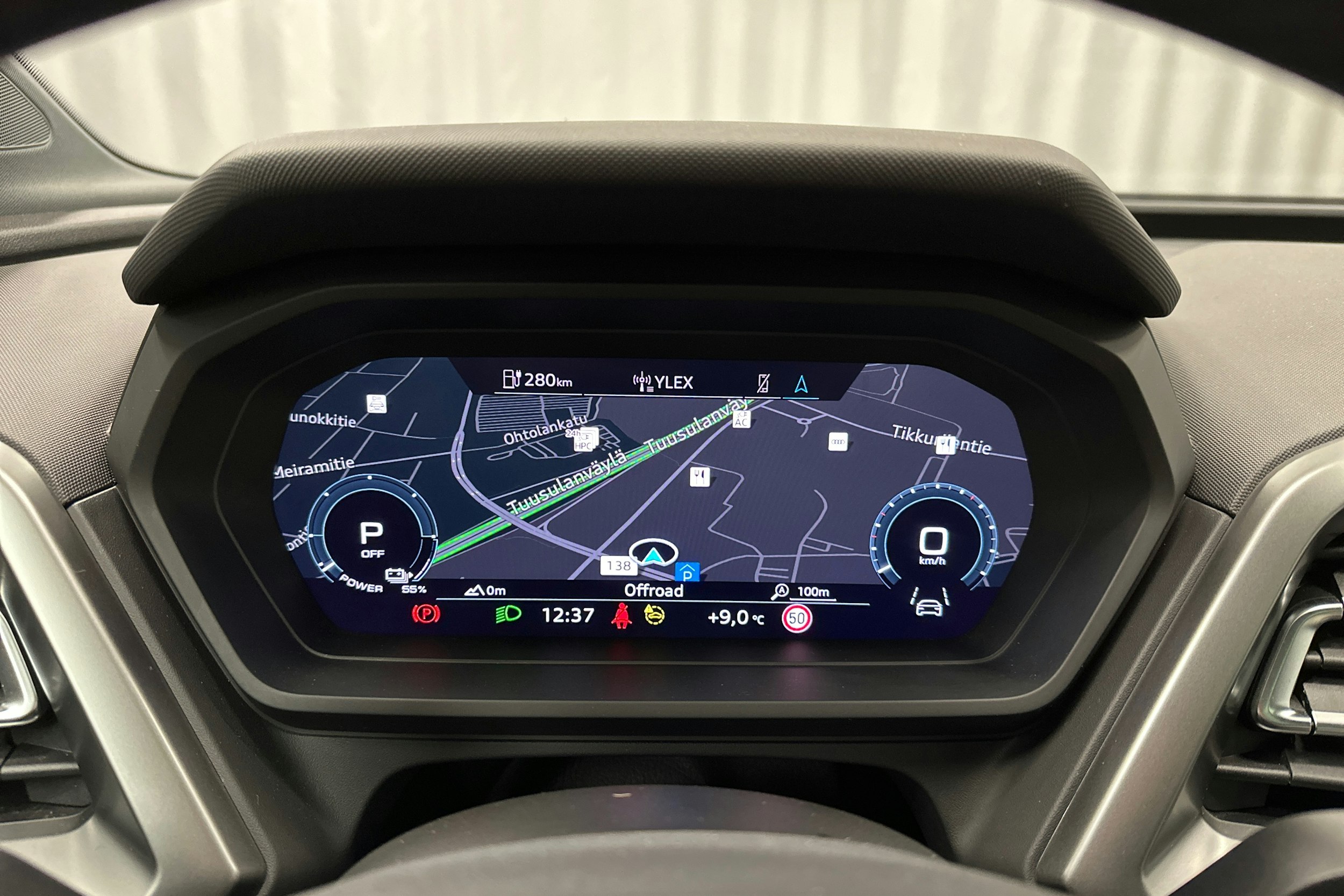 musta Audi Q4 e-tron 2024 kuva 14.