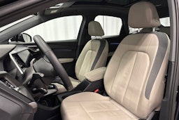musta Audi Q4 e-tron 2024 kuva 18.