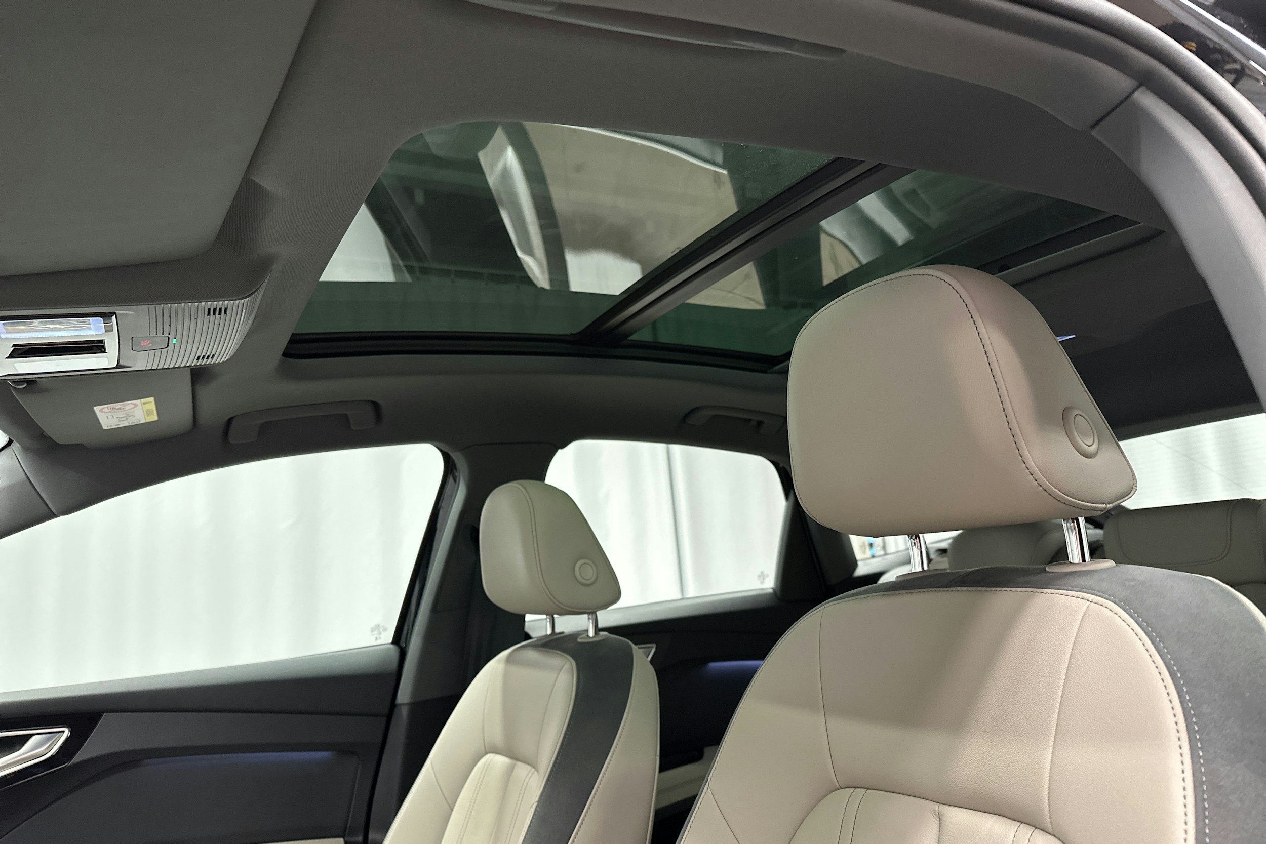 musta Audi Q4 e-tron 2024 kuva 21.