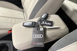 musta Audi Q4 e-tron 2024 kuva 24.