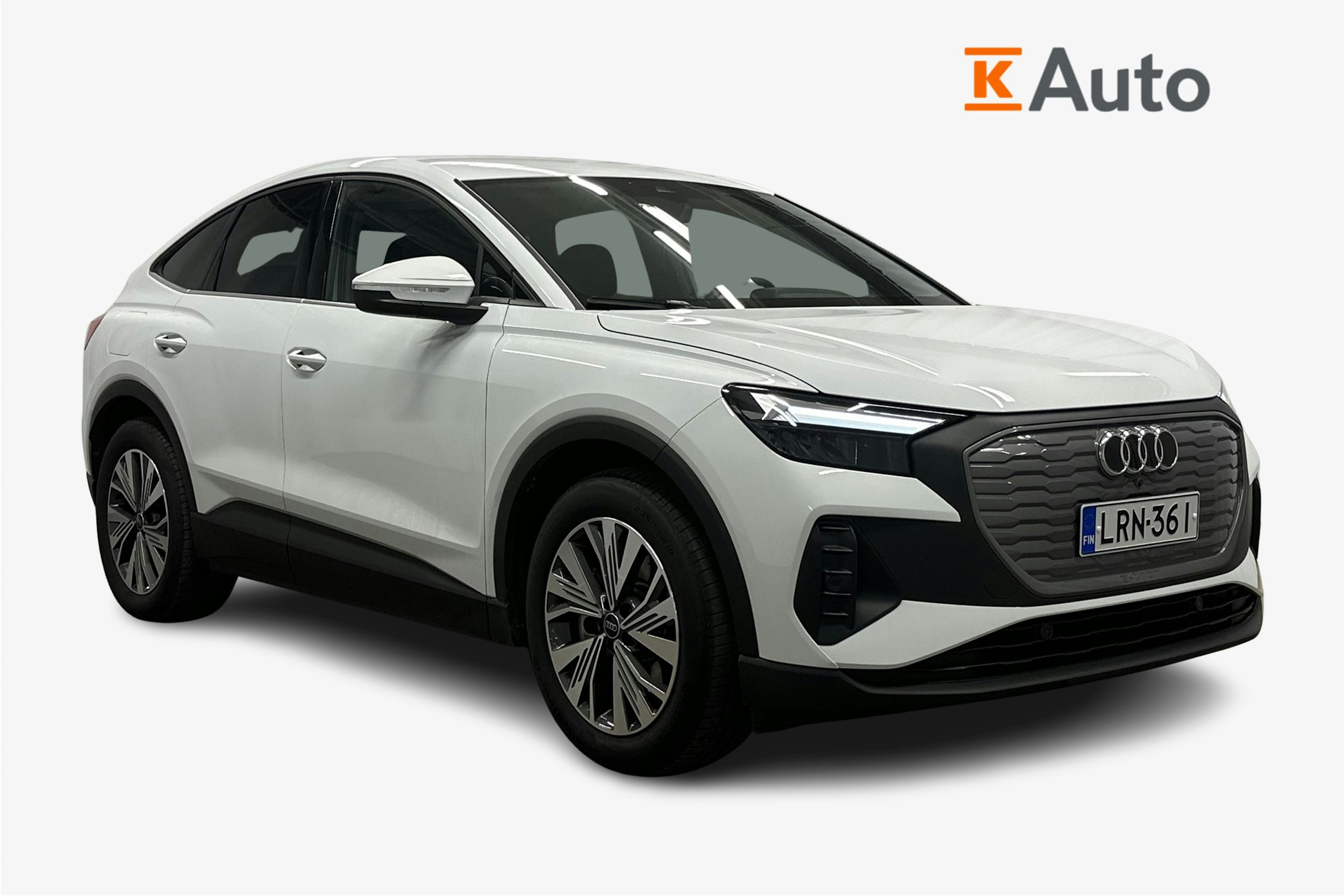 valkoinen Audi Q4 e-tron 2024 kuva 1.