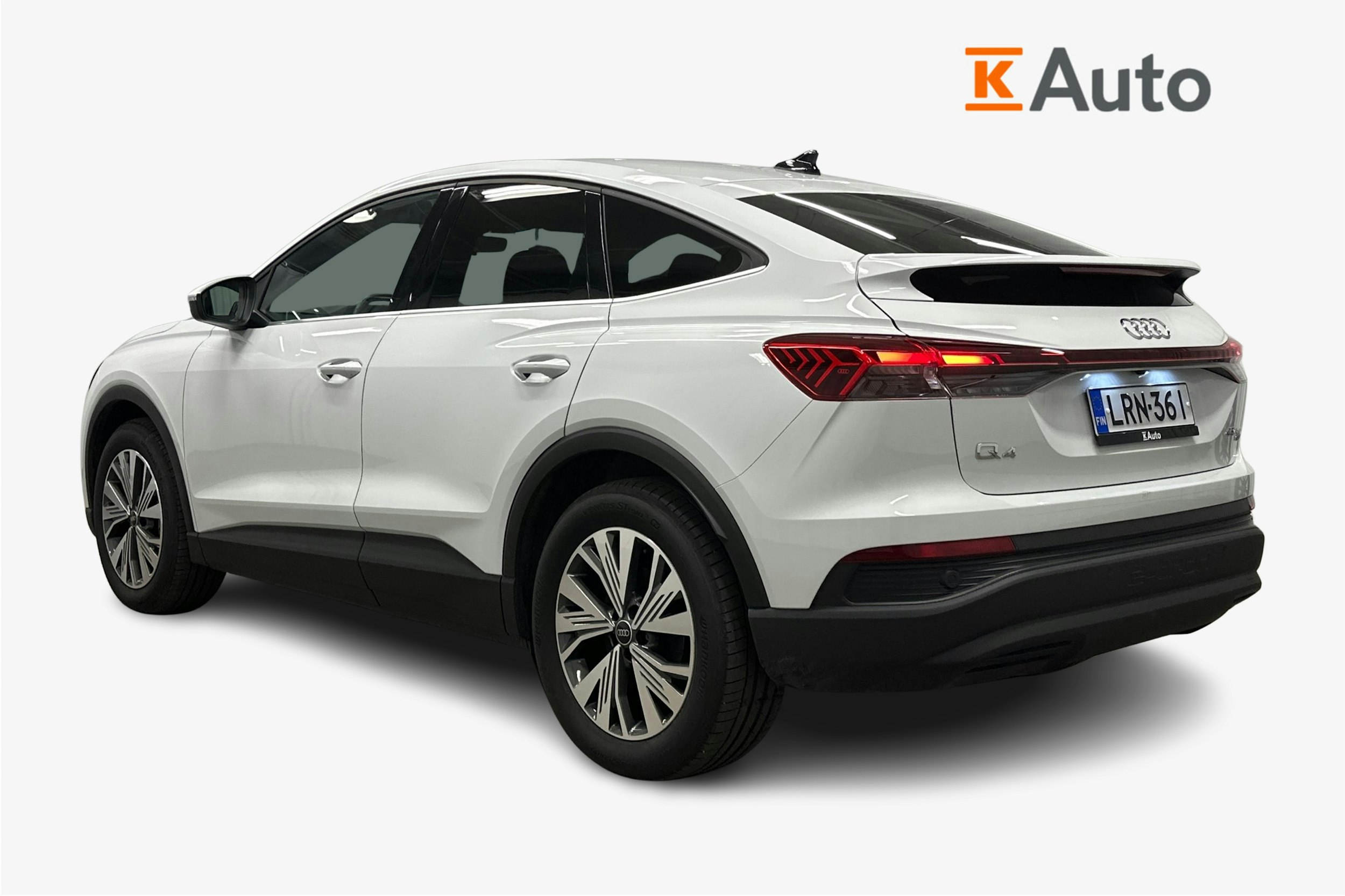 valkoinen Audi Q4 e-tron 2024 kuva 2.