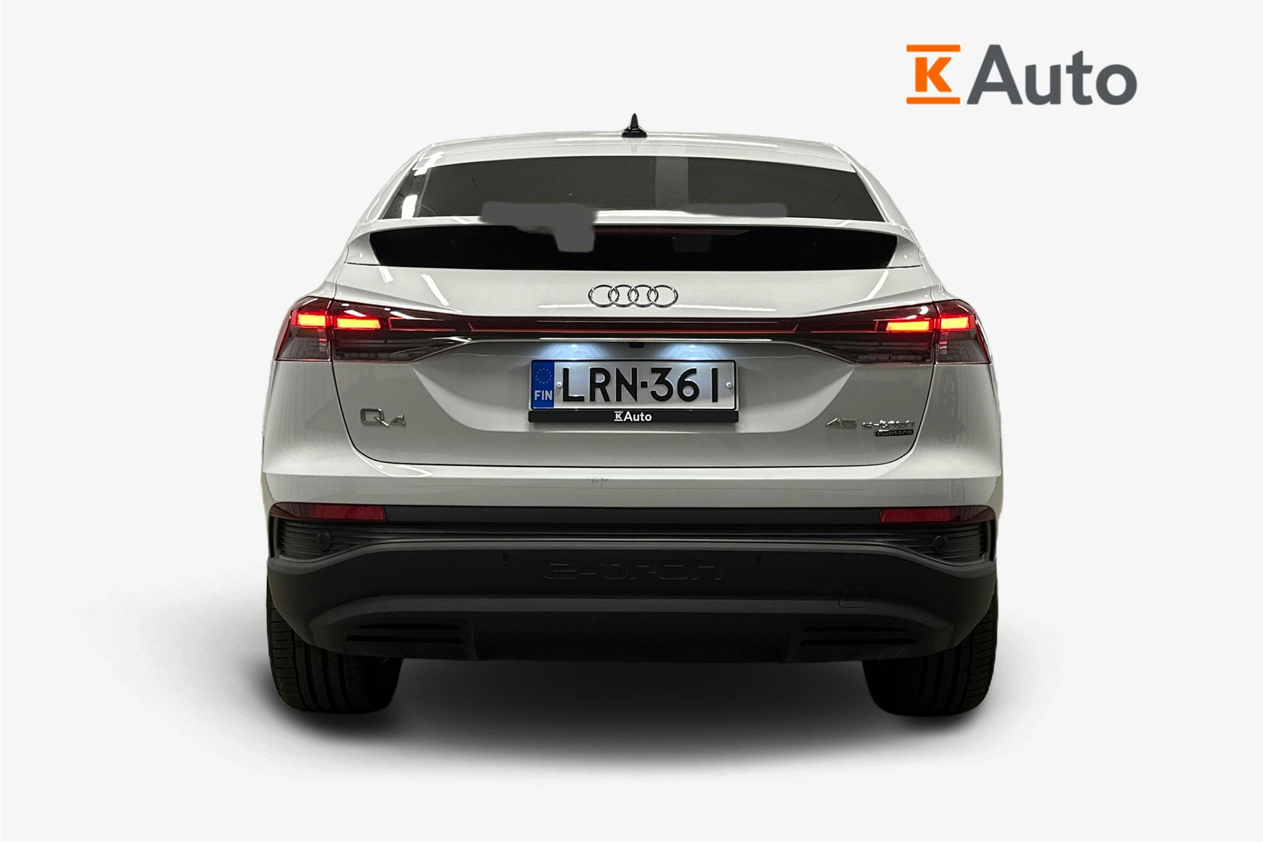 valkoinen Audi Q4 e-tron 2024 kuva 3.