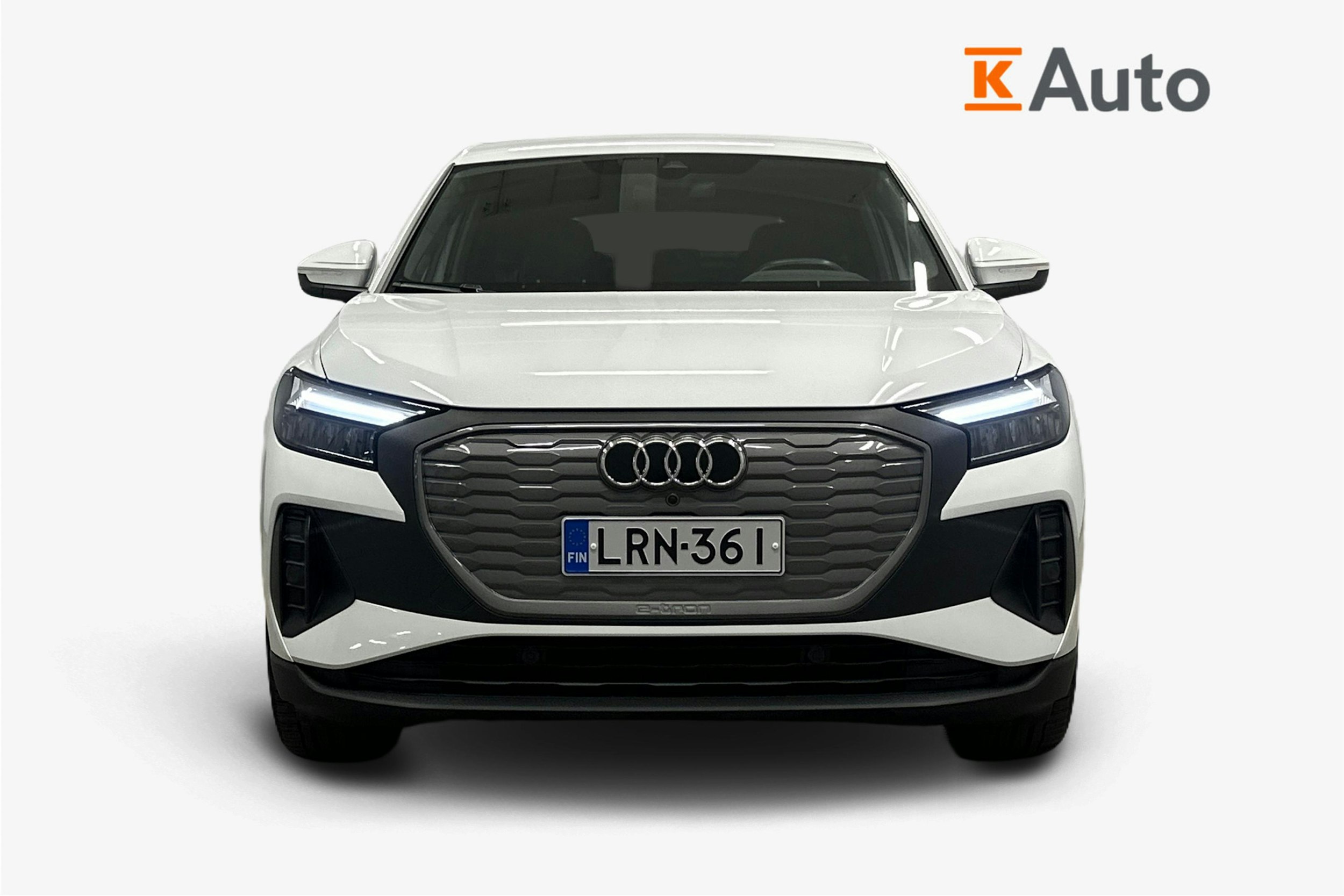 valkoinen Audi Q4 e-tron 2024 kuva 5.