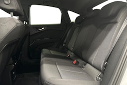 valkoinen Audi Q4 e-tron 2024 kuva 10.