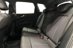 harmaa Audi Q4 e-tron 2024 kuva 8.