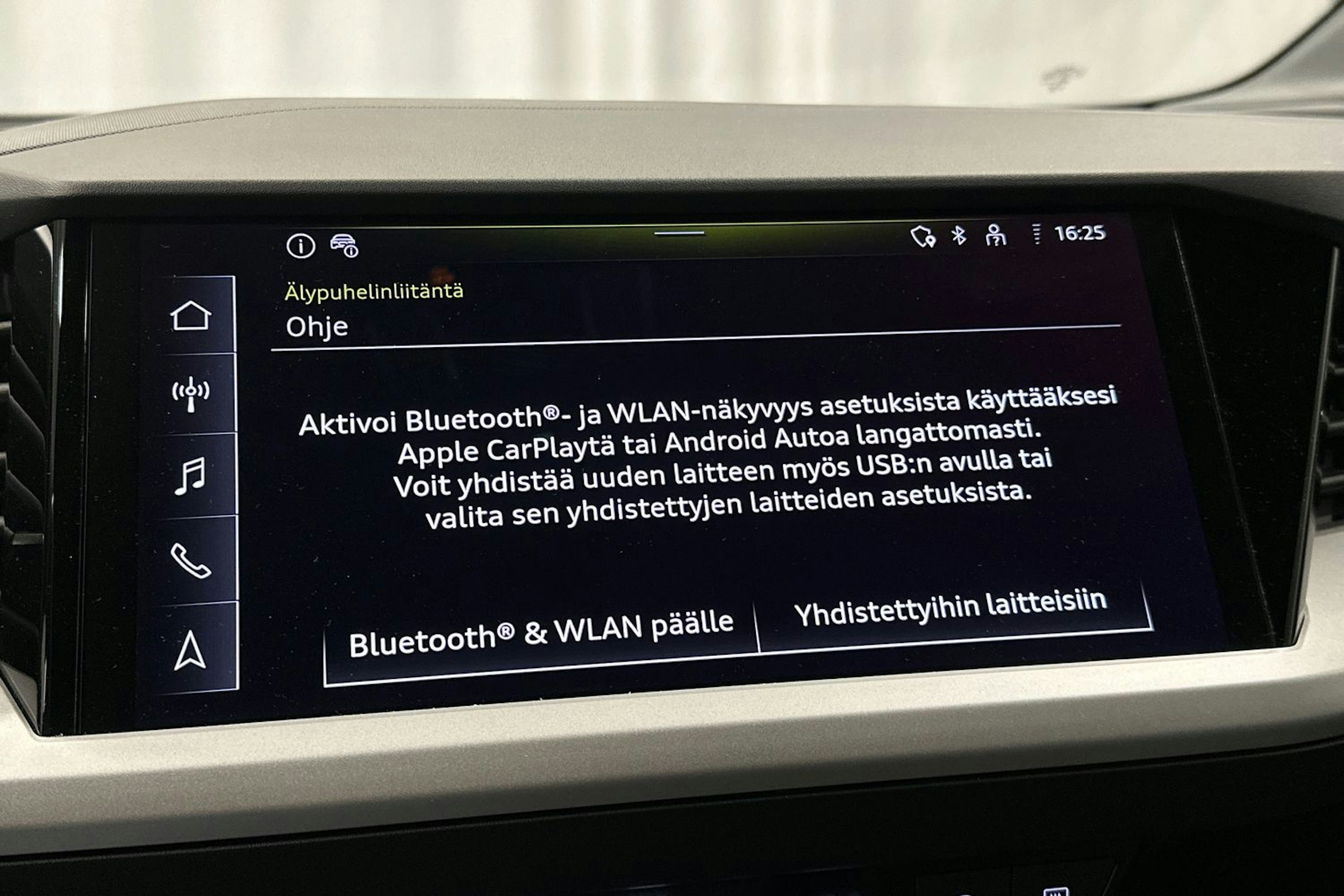 harmaa Audi Q4 e-tron 2024 kuva 21.