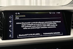 harmaa Audi Q4 e-tron 2024 kuva 21.