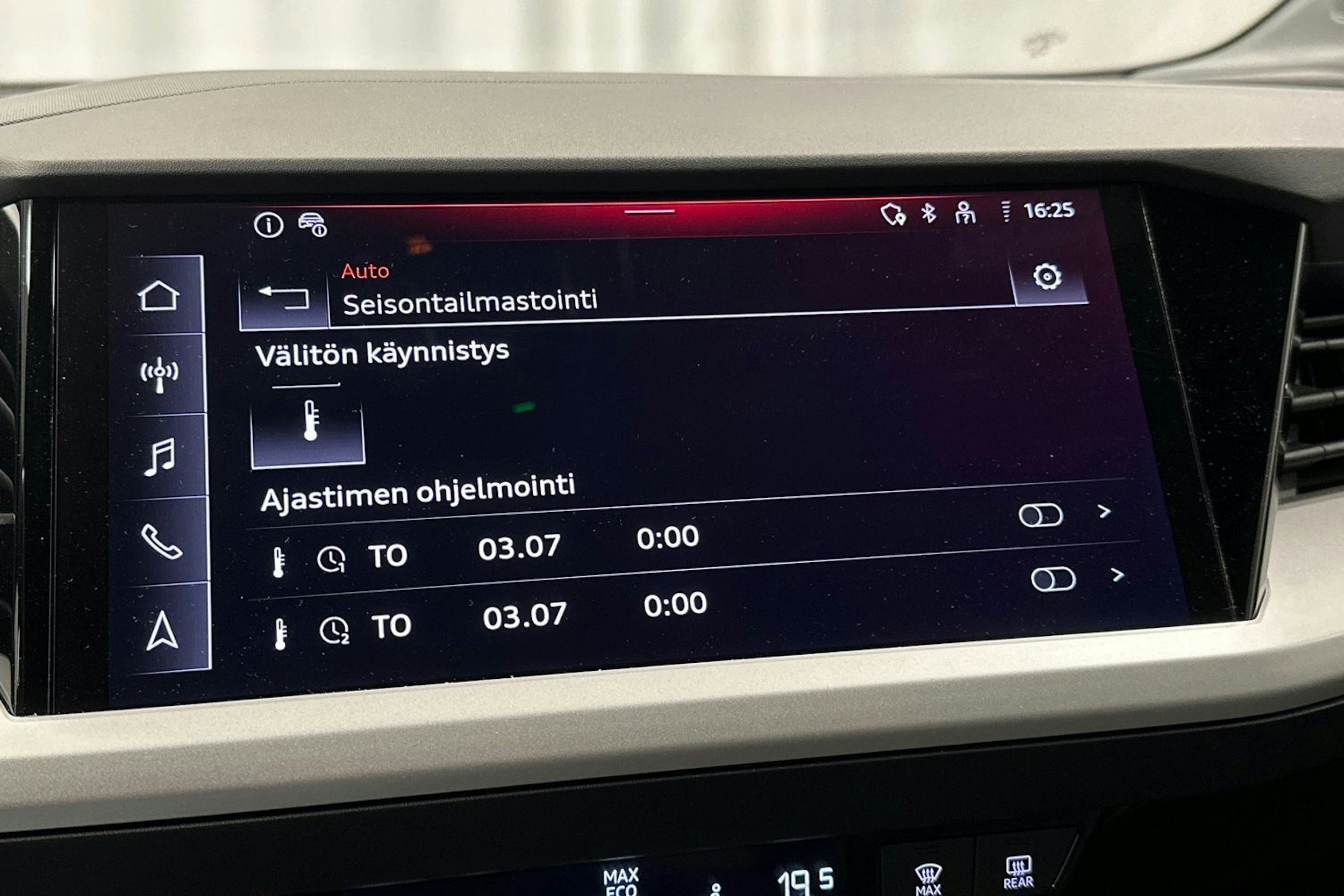 harmaa Audi Q4 e-tron 2024 kuva 22.