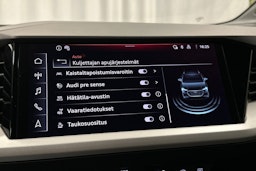 harmaa Audi Q4 e-tron 2024 kuva 24.