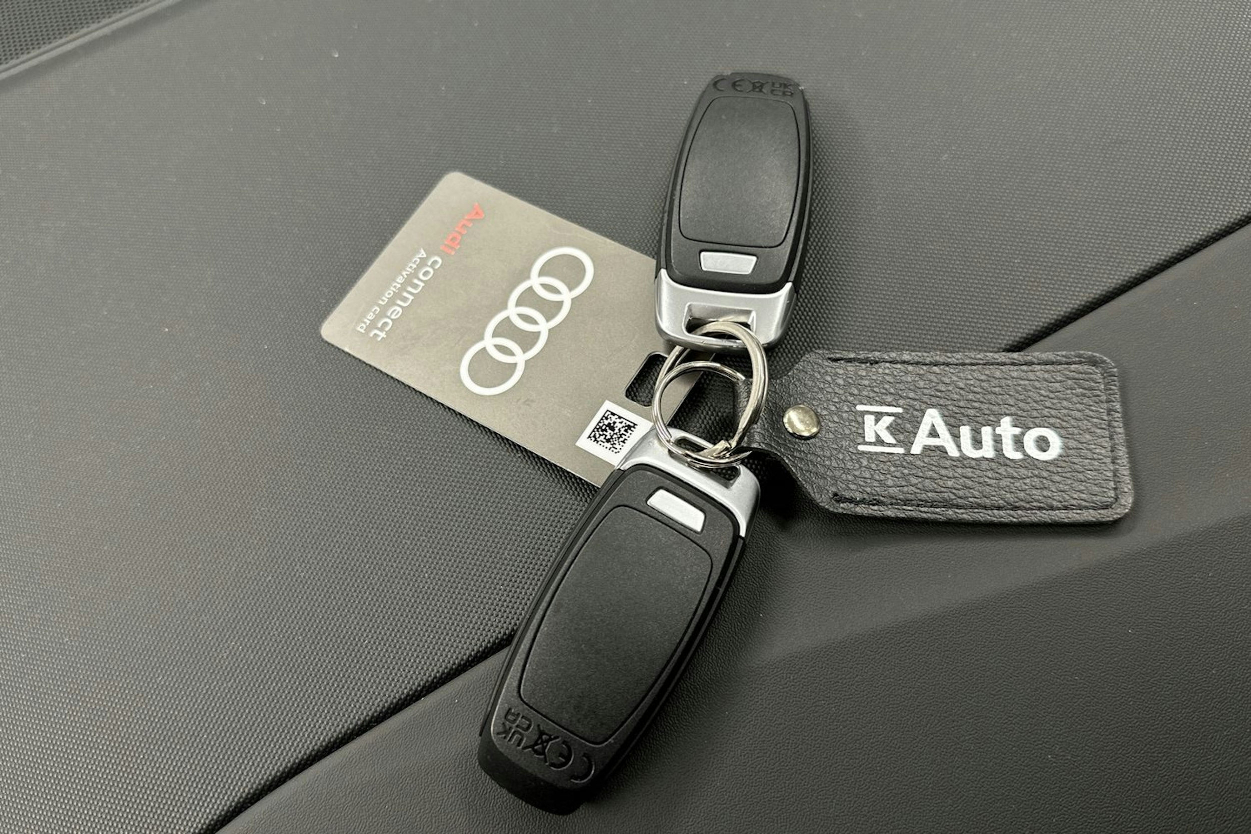 harmaa Audi Q4 e-tron 2024 kuva 28.