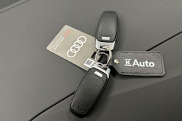 harmaa Audi Q4 e-tron 2024 kuva 28.