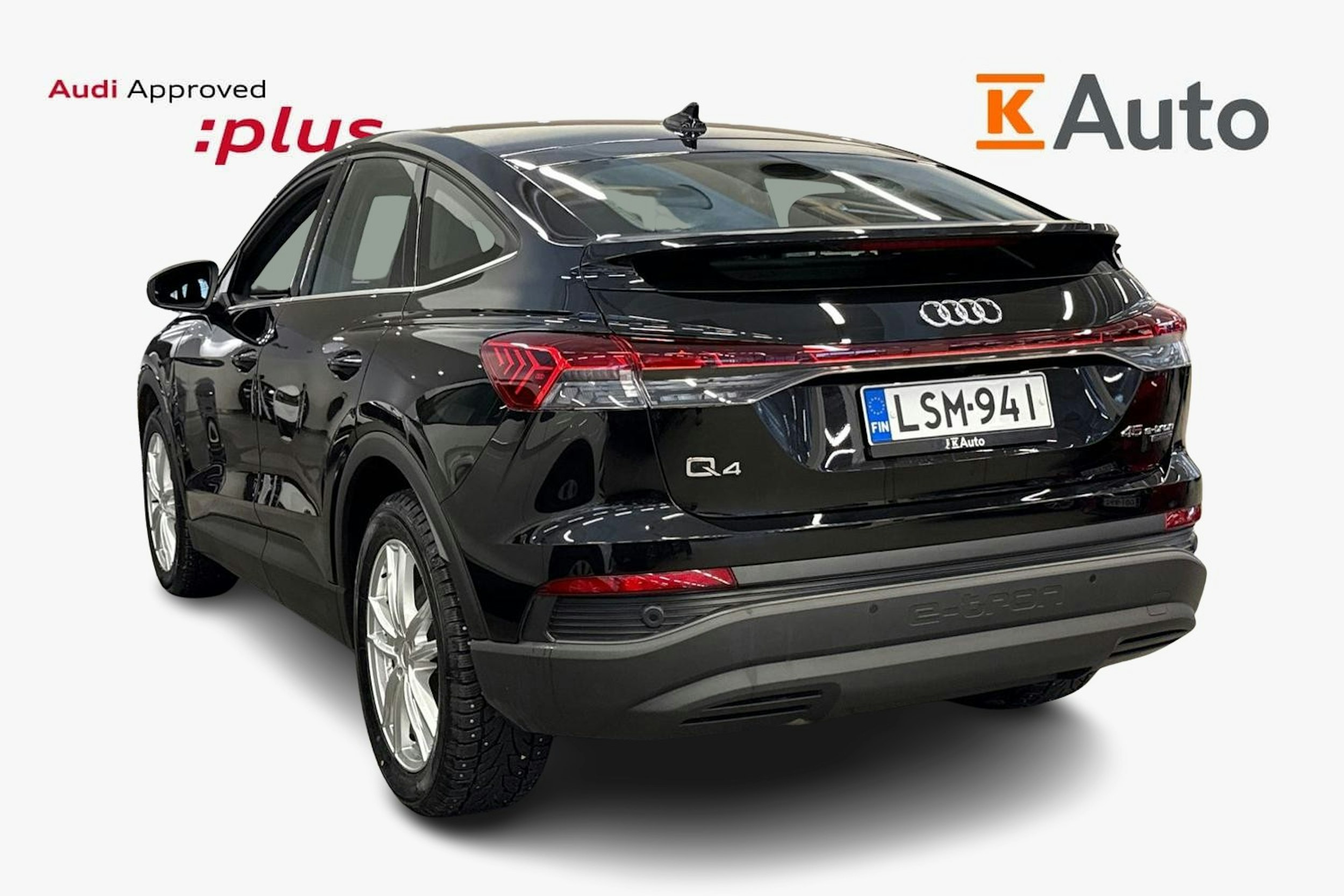 Musta Audi Q4 e-tron 2024 kuva 2.
