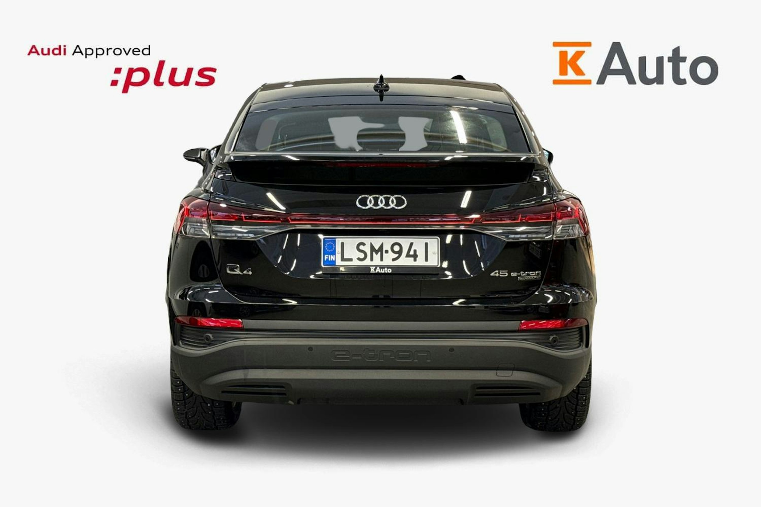 Musta Audi Q4 e-tron 2024 kuva 3.