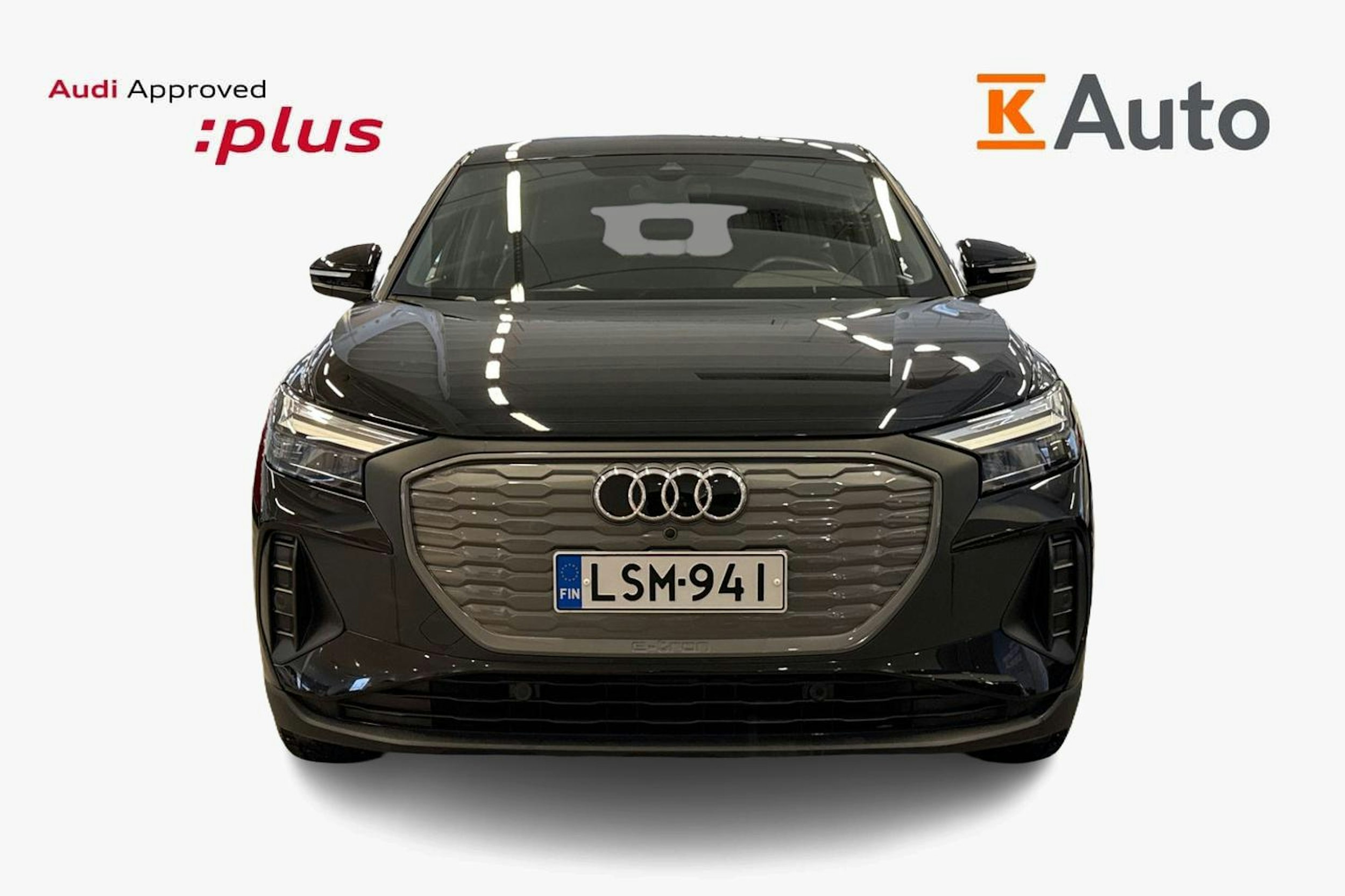 Musta Audi Q4 e-tron 2024 kuva 5.