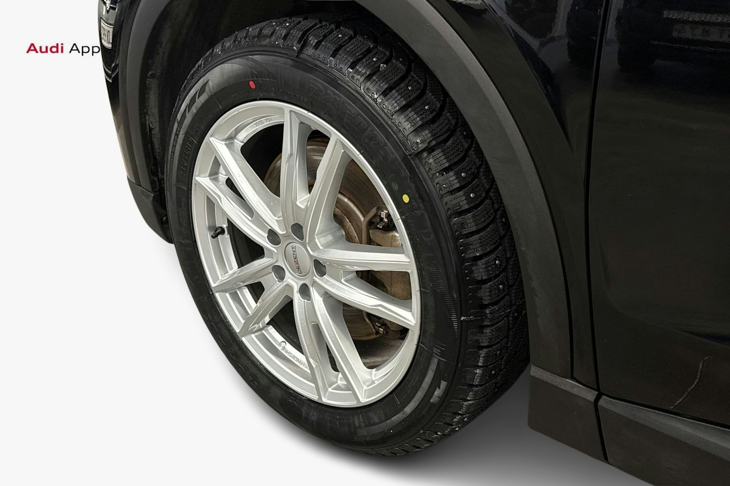 Musta Audi Q4 e-tron 2024 kuva 11.