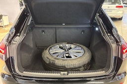 Musta Audi Q4 e-tron 2024 kuva 12.