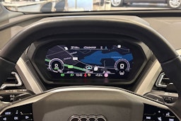 Musta Audi Q4 e-tron 2024 kuva 13.