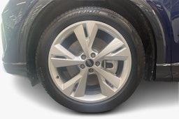 met. sininen Audi Q4 e-tron 2024 kuva 11.